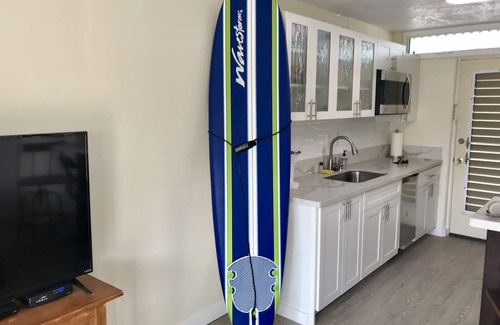 Makaha Apartment | Beachfront, Surfing, Completely Renovated