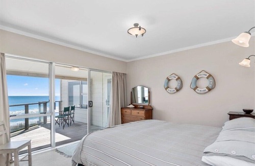 Pukehina House | Beachfront - Surrounded by Paradise