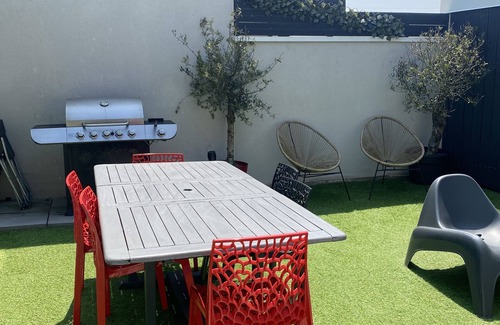 Bernieres-sur-Mer Villa | Beachfront Villa With Private Indoor Pool And Beach 30 m Beach D-day 44