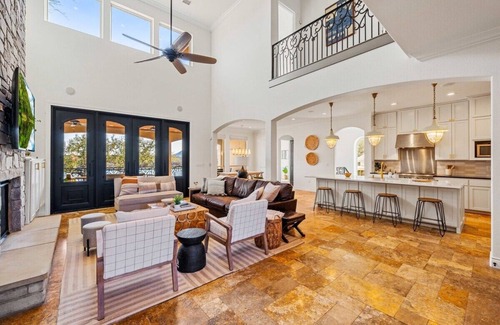 Kingsland House | Beachfront Villa | Concierge Services