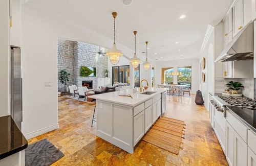 Kingsland House | Beachfront Villa | Concierge Services