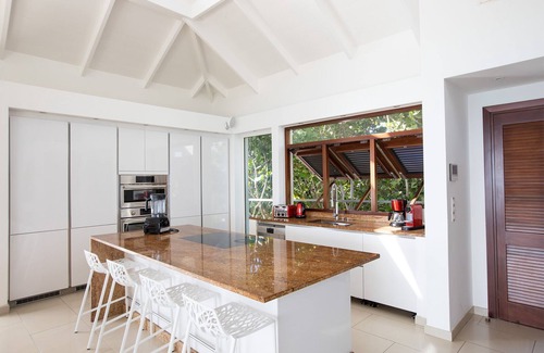Plum Bay Villa | Beachfront villa with concierge, housekeeping, airport pickup, pool