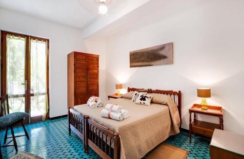 Siniscola House | Beachfront Villa with Solarium