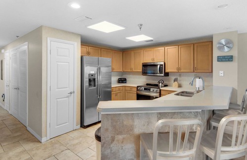 Seagrove Beach Condo | Beachfront with Wraparound Views + Free Tickets: Dolphin Cruise & More!