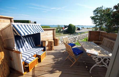 Fehmarnsund Apartment | BEACHHOUSE-FEHMARN I Apartment Westwind I Sea view & directly on the beach I Fireplace