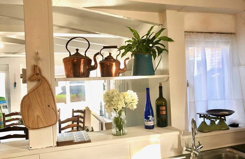 Irstead House | Beachside cottage dogs friendly 2 minutes walk to beach with hot tub* EV charger