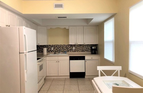 Fort Pierce House | Beachside Cottage, Great Neighborhood, Pet Friendly, Parks/Sunsets