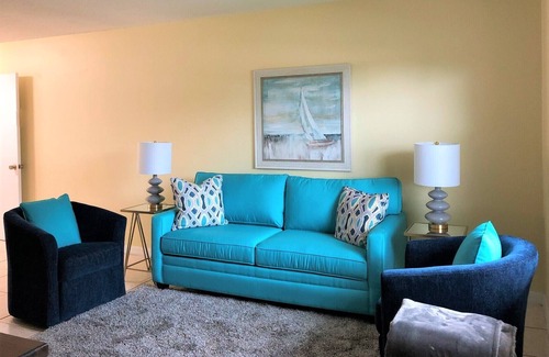 Fort Pierce House | Beachside Cottage, Great Neighborhood, Pet Friendly, Parks/Sunsets