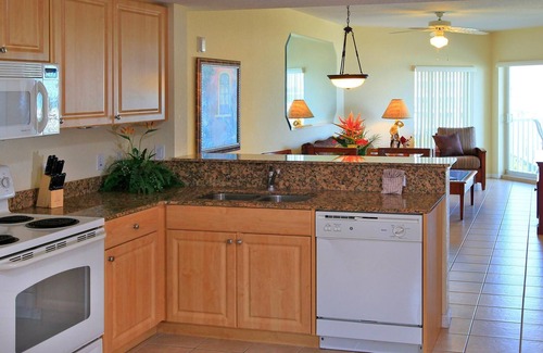 Treasure Island Condo | Beachside Escape: 2BR/2BA with W/D