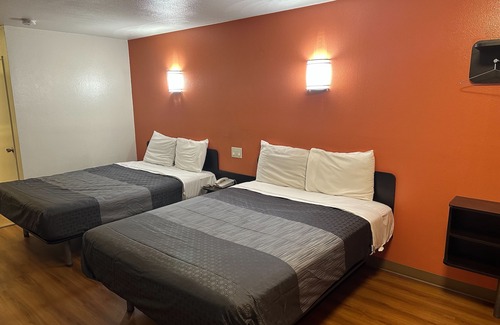 Southwest Anaheim Hotel | Beachside Inn Motel