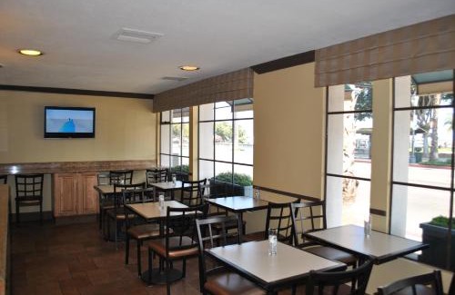 West Beach Hotel | Beachside Inn