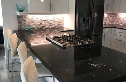 Boardwalk House | BEACHSIDE peninsula pvt house, POOL-HOT TUB, Steps to Beach, Quiet, Allergy-free