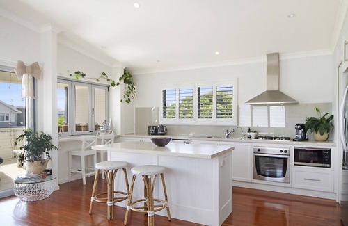 Casuarina Apartment | Beachside Retreat - 2 Bedrooms (Short or Long Term) Opposite Casuarina Beach