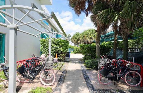 Bal Harbour Apartment | Beachside Studio with Pool Parking & Beach Service in Bal Harbour Miami Beach