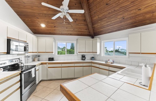 Marineland Acres House | Beachy Beauty with Wrap Around Balcony