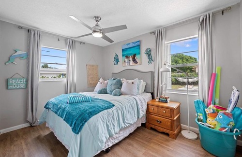Jupiter House | Beachy Chic Bungalow - Pool Home with Tiki Hut Located in the Heart of Jupiter