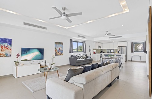 Maho Condo | Beacon Hill Hideaway: Luxury Condo in Simpson Bay