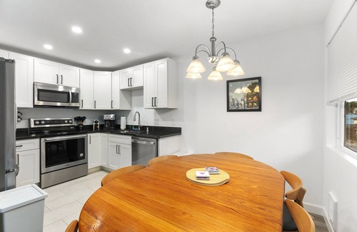 North Beacon Hill Apartment | Beacon Hill Retro - Central Location