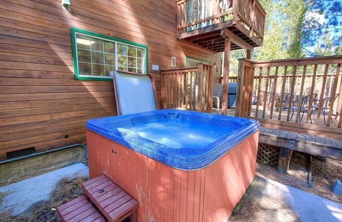 North Upper Truckee House | Bear Country 4 Bedroom Home by RedAwning