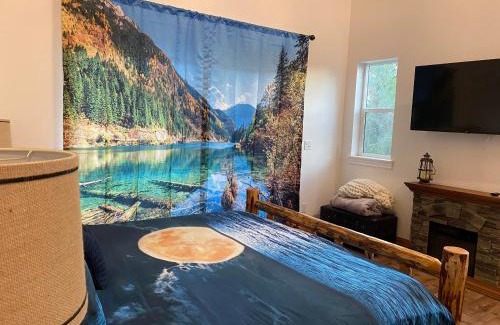 Shasta Cascade Cabin | Bear Creek Falls Lodge on 67 acres Creek & Waterfalls