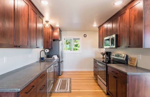 Bigfork House | Bear Den at Henry Creek Orchard