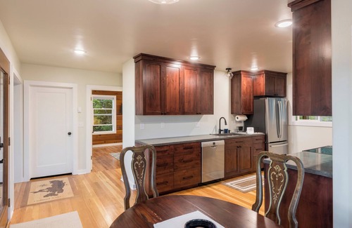 Bigfork House | Bear Den at Henry Creek Orchard