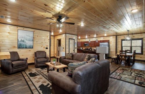 Sevierville House | Bear Hollow Lodge HotTub FirePit GameRoom MORE