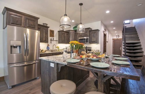 Victor House | Bear Lair at Teton Valley Idaho - Jackson Hole