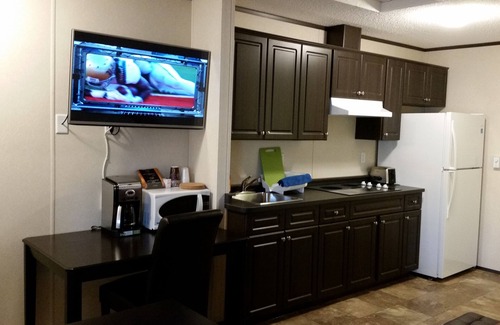 Shaunavon Hotel | Bear's Den Lodge