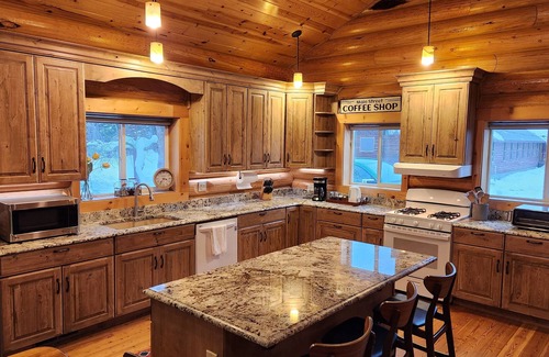 Whitefish Resort | Beargrass Lodging and RV Resort