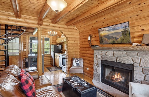 Sevierville Cabin | Bearless Whisper, a Beautiful Romantic Cabin Located Under a Mile from Soaky Mountain Water Park!