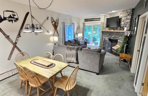 Killington House | Bearmont- Pool, HotTub, FirePit, AC, Gym, Sauna