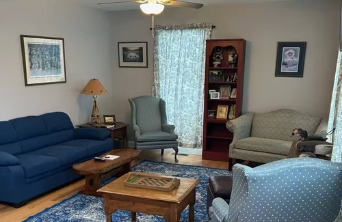 Rockwood Bed & Breakfast | Bears Den Lodge B & B Room 1