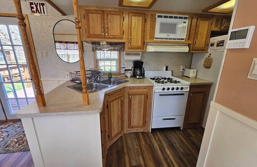 Hill City Cabin | Bears Den Vacation Cabin at Creekside