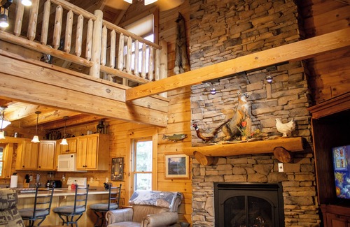 Gatlinburg - Pigeon Forge House | Bears Up There - A Perfect Getaway for 2