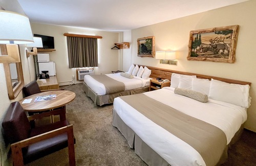 Red Lodge Hotel | Beartooth Hideaway Inn and Cabins