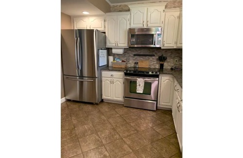 Royal Pines House | Beary Relaxing-Cozy Getaway for Family and Friends- Pet Friendly