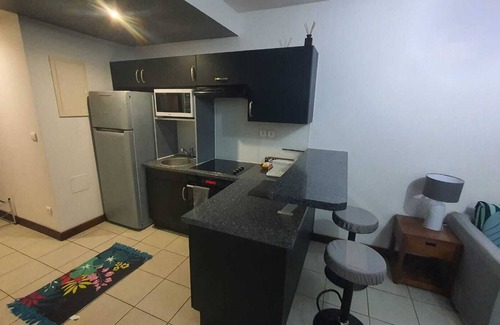 Faaa Apartment | Beau Studio Dans Résidence Avec Piscine vue sur Papeete