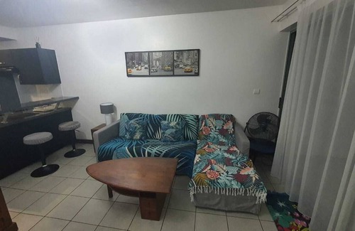 Faaa Apartment | Beau Studio Dans Résidence Avec Piscine vue sur Papeete
