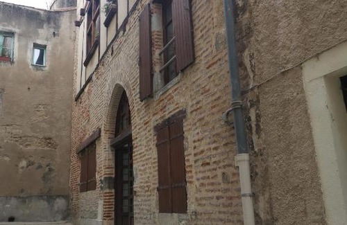 Cahors Old Town Apartment | Beau STUDIO rénové lumineux , calme , wifi