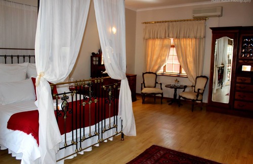 Beaufort West House | Beaufort Manor Country Lodge