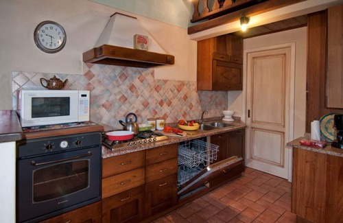 Castelnuovo di Garfagnana Villa | Beautiful private villa for 6 people with private pool, WIFI, TV, patio and panoramic view