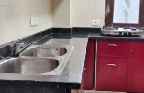 Lajpat Nagar Apartment | Beauteous 2 BHK Apartment with Lift!