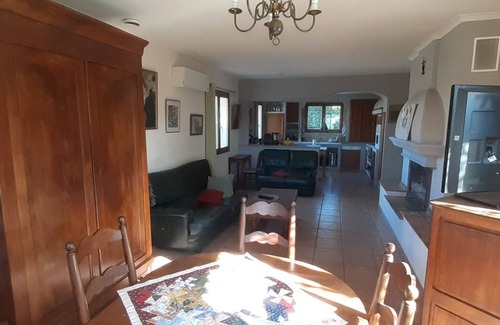 Sainte-Cecile-les-Vignes House | Beautiful villa with pool