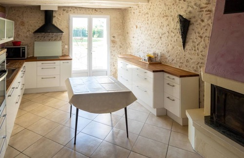 Rilly-sur-Loire House | Beautiful 1-Bed House in Rilly-sur-Loire