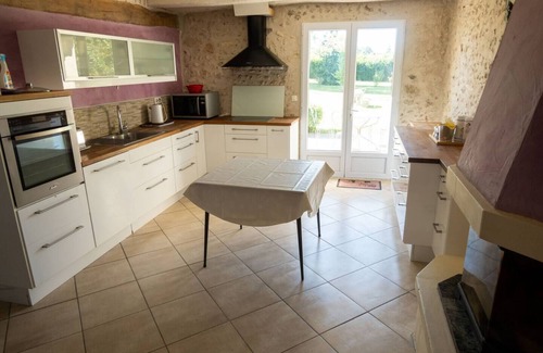 Rilly-sur-Loire House | Beautiful 1-Bed House in Rilly-sur-Loire