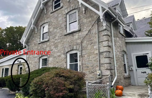 Medford Apartment | Beautiful 1 Bedroom, 1 Bathroom in Medford with WiFi and AC