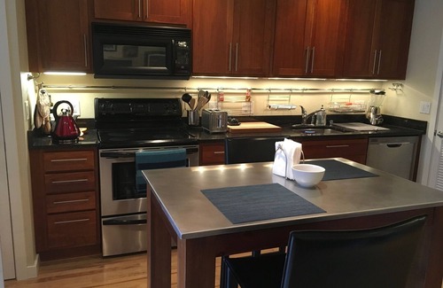 Central Boulder Condo | BEAUTIFUL 1 BEDROOM CONDO IN HISTORIC MAPLETON HILL 5 BLOCKS TO PEARL MALL