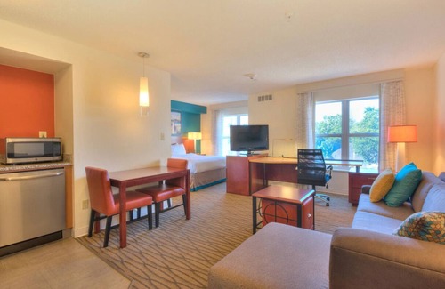Garden Hills Hotel | Beautiful 1-Bedroom Studio in Buckhead/Lenox area!