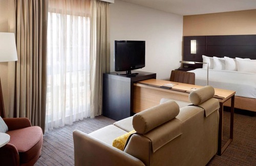Garden Hills Hotel | Beautiful 1-Bedroom Studio in Buckhead/Lenox area!